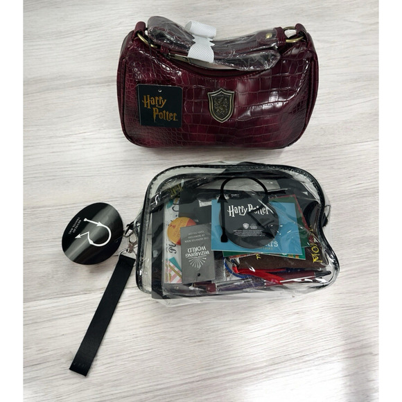 NWT Harry Potter Bundle Lot Gryffindor Shoulder Bag Faux Croc Purse + Accesories - Picture 2 of 16